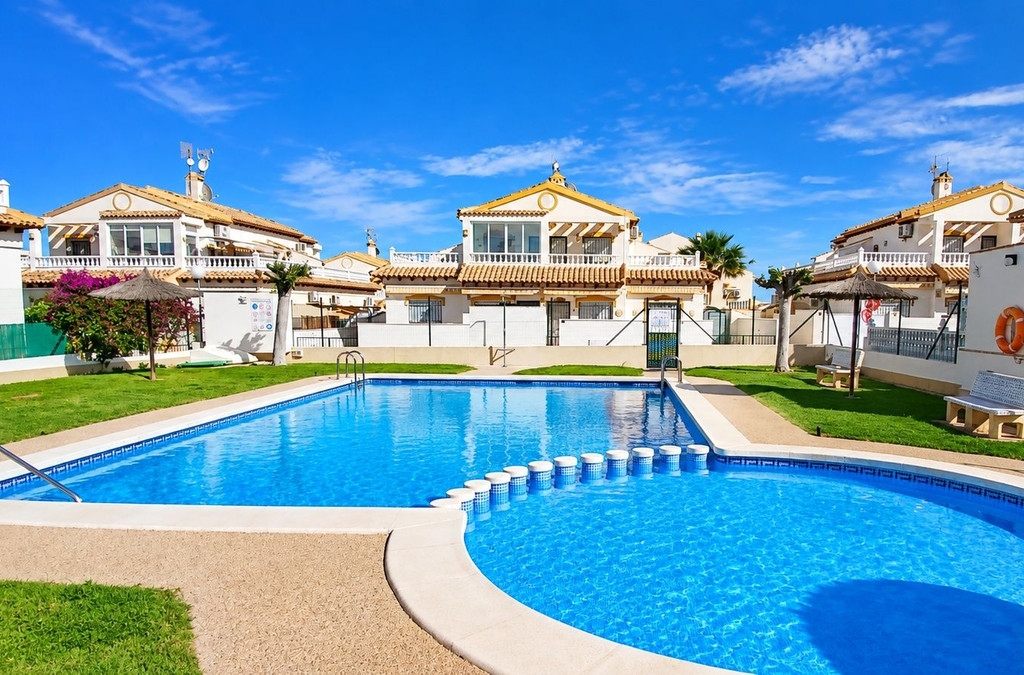 3 Bedroom 2 Bathroom House - Semi-Detached House in Orihuela