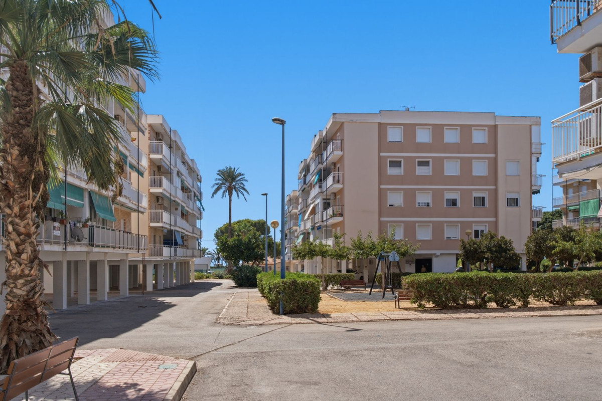 For sale - 3 Bedroom 1 Bathroom Apartment - Top Floor Apartment in Orihuela - Punta Prima  - Alicante