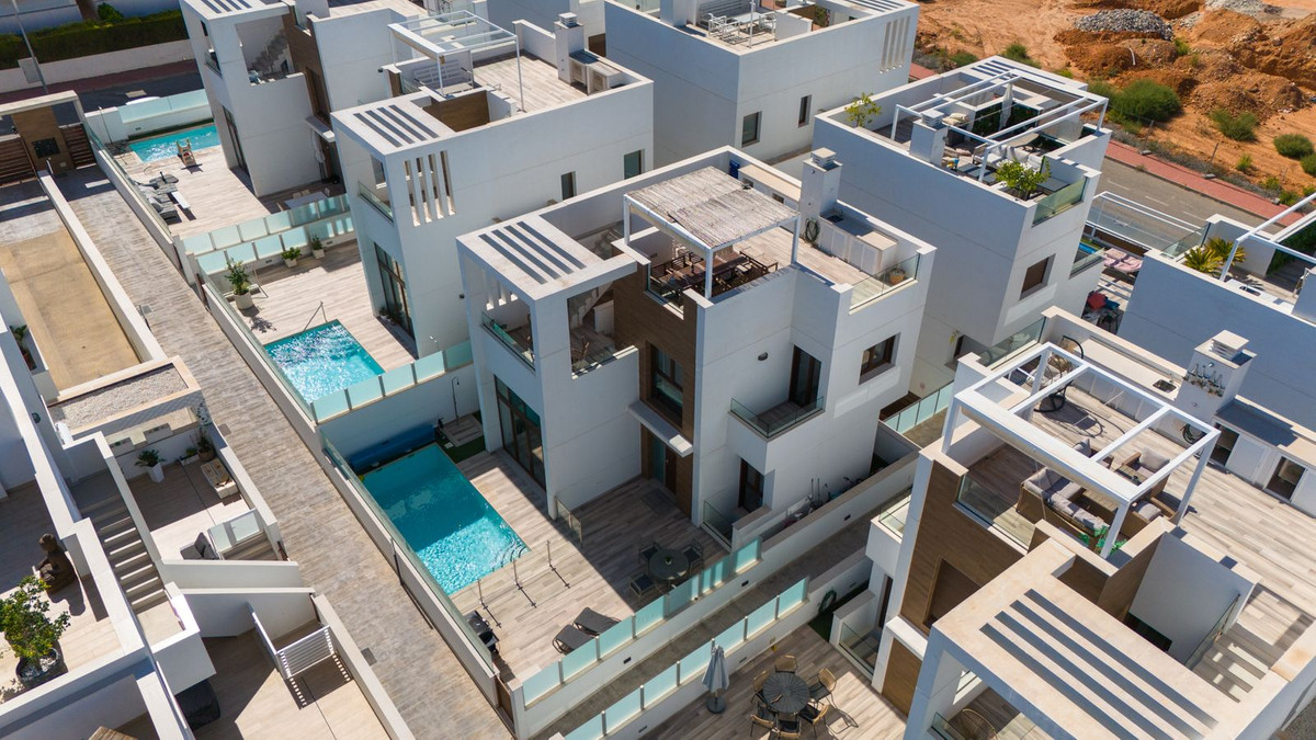 For sale - 3 Bedroom 4 Bathroom House - Detached Villa in Orihuela - Los Balcones  - Alicante