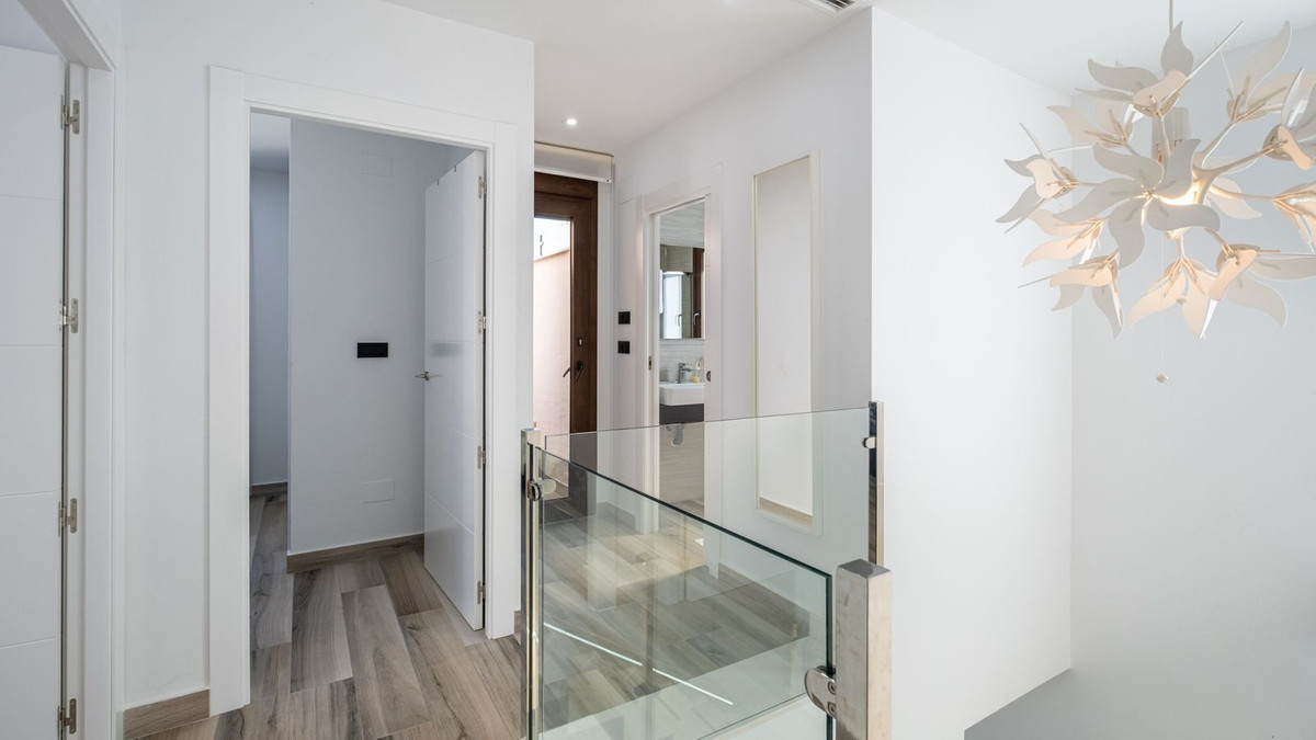 For sale - 3 Bedroom 4 Bathroom House - Detached Villa in Orihuela - Los Balcones  - Alicante