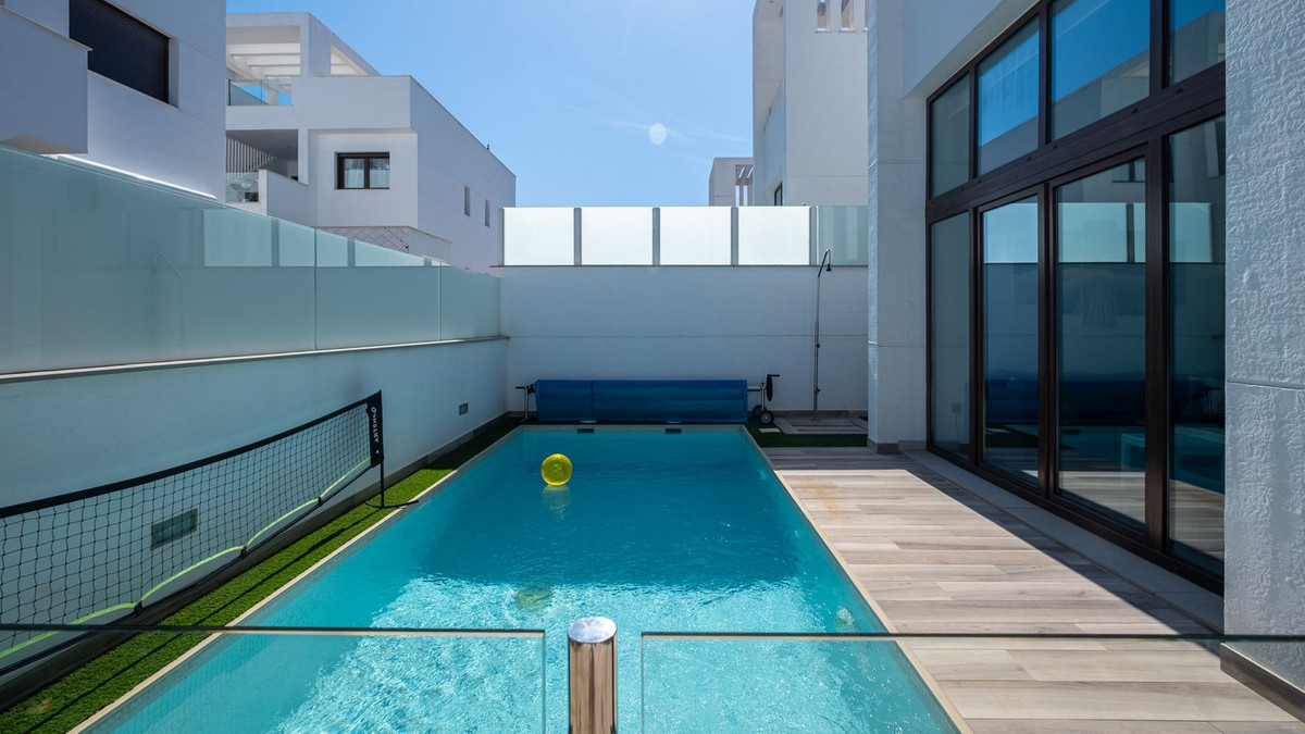 For sale - 3 Bedroom 4 Bathroom House - Detached Villa in Orihuela - Los Balcones  - Alicante