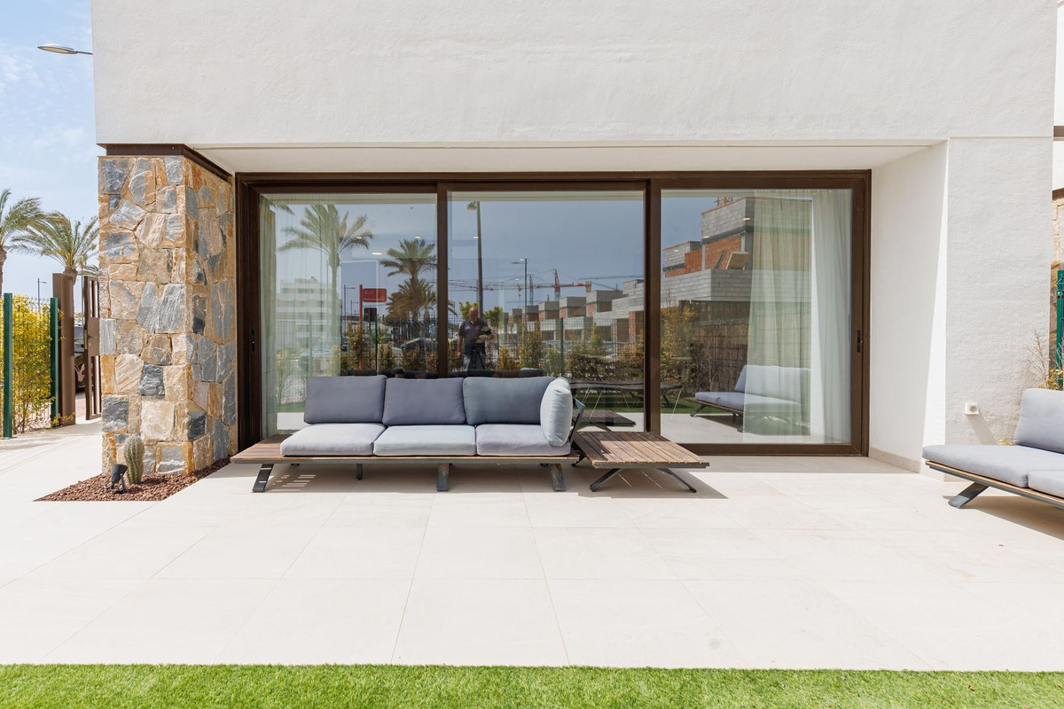 For sale - 3 Bedroom 3 Bathroom House - Detached Villa in Torre-Pacheco - Santa Rosalia Lake and Life Resort  - Murcia