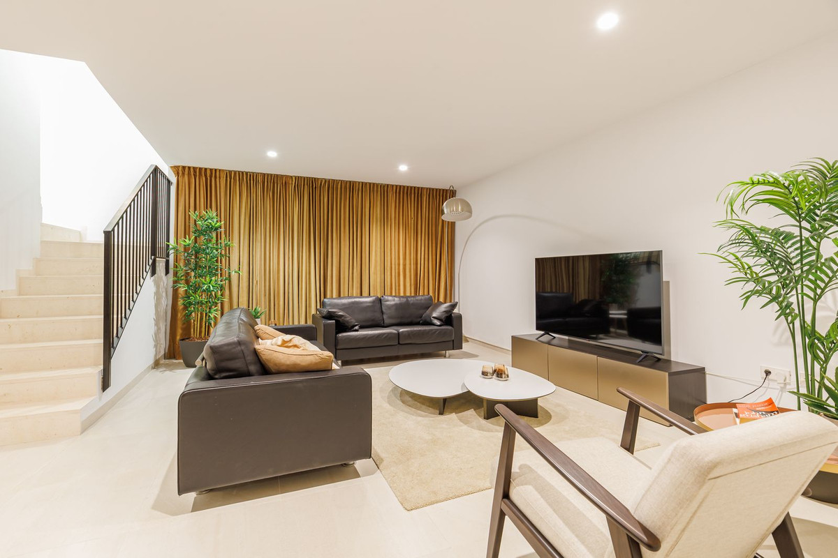 For sale - 3 Bedroom 3 Bathroom House - Detached Villa in Torre-Pacheco - Santa Rosalia Lake and Life Resort  - Murcia