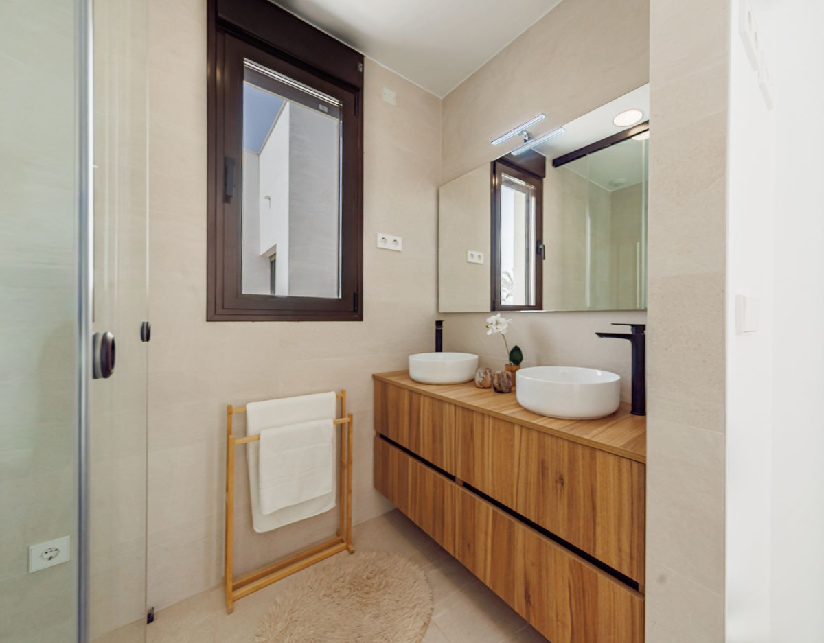For sale - 3 Bedroom 3 Bathroom House - Detached Villa in Torre-Pacheco - Santa Rosalia Lake and Life Resort  - Murcia