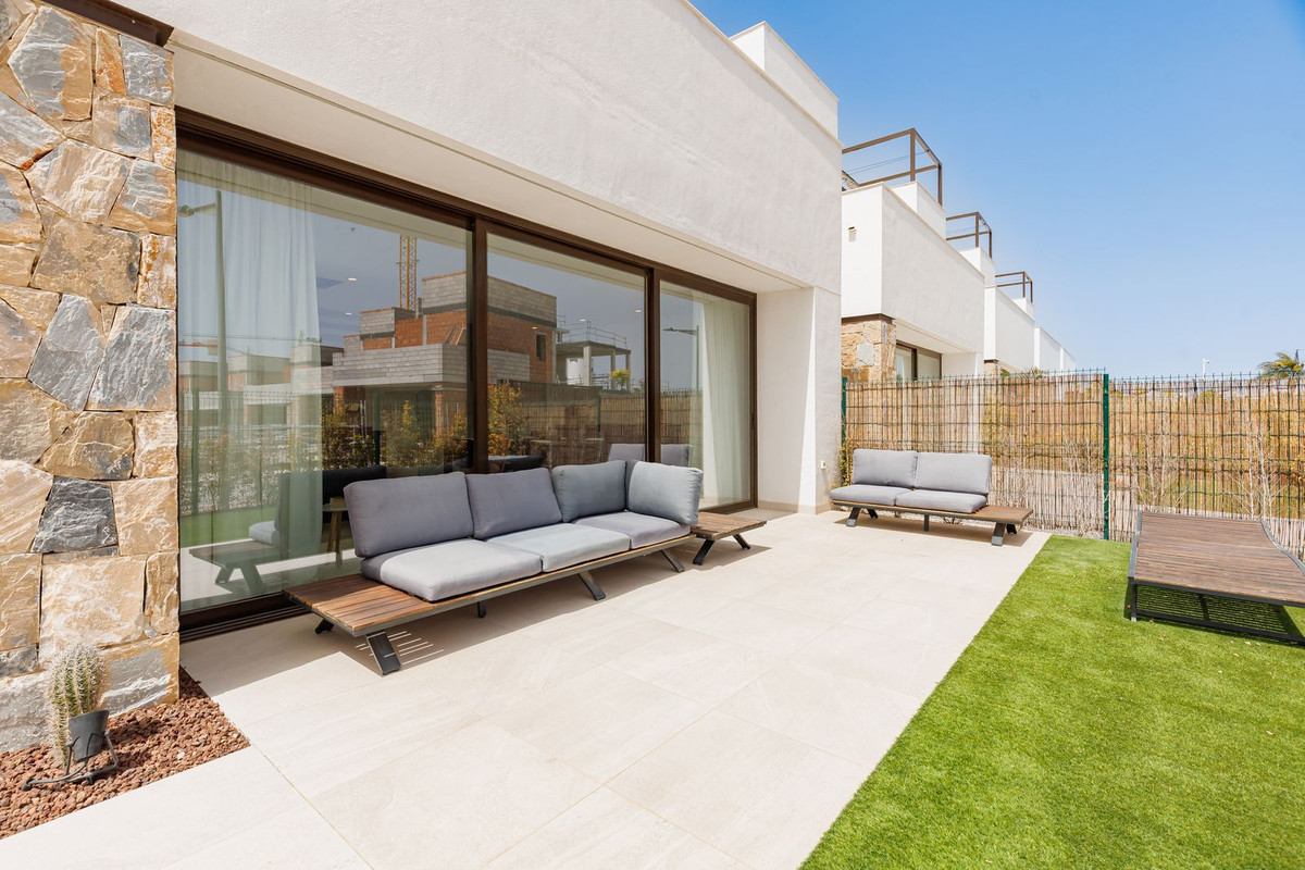 For sale - 3 Bedroom 3 Bathroom House - Detached Villa in Torre-Pacheco - Santa Rosalia Lake and Life Resort  - Murcia
