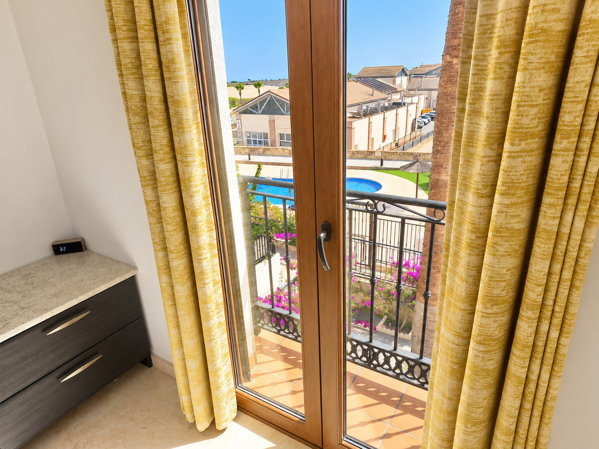 For sale - 2 Bedroom 2 Bathroom Apartment - Top Floor Apartment in Algorfa - La Finca Golf  - Alicante