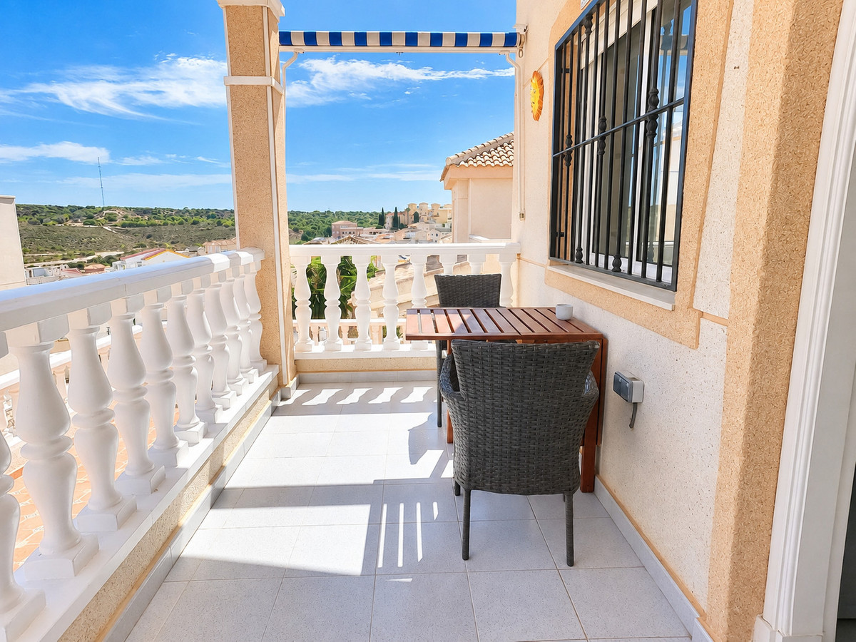 For sale - 3 Bedroom 2 Bathroom House - Detached Villa in Rojales - Ciudad Quesada  - Alicante