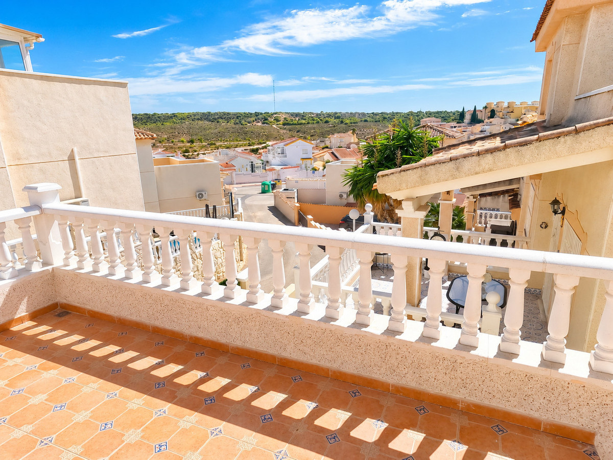 For sale - 3 Bedroom 2 Bathroom House - Detached Villa in Rojales - Ciudad Quesada  - Alicante