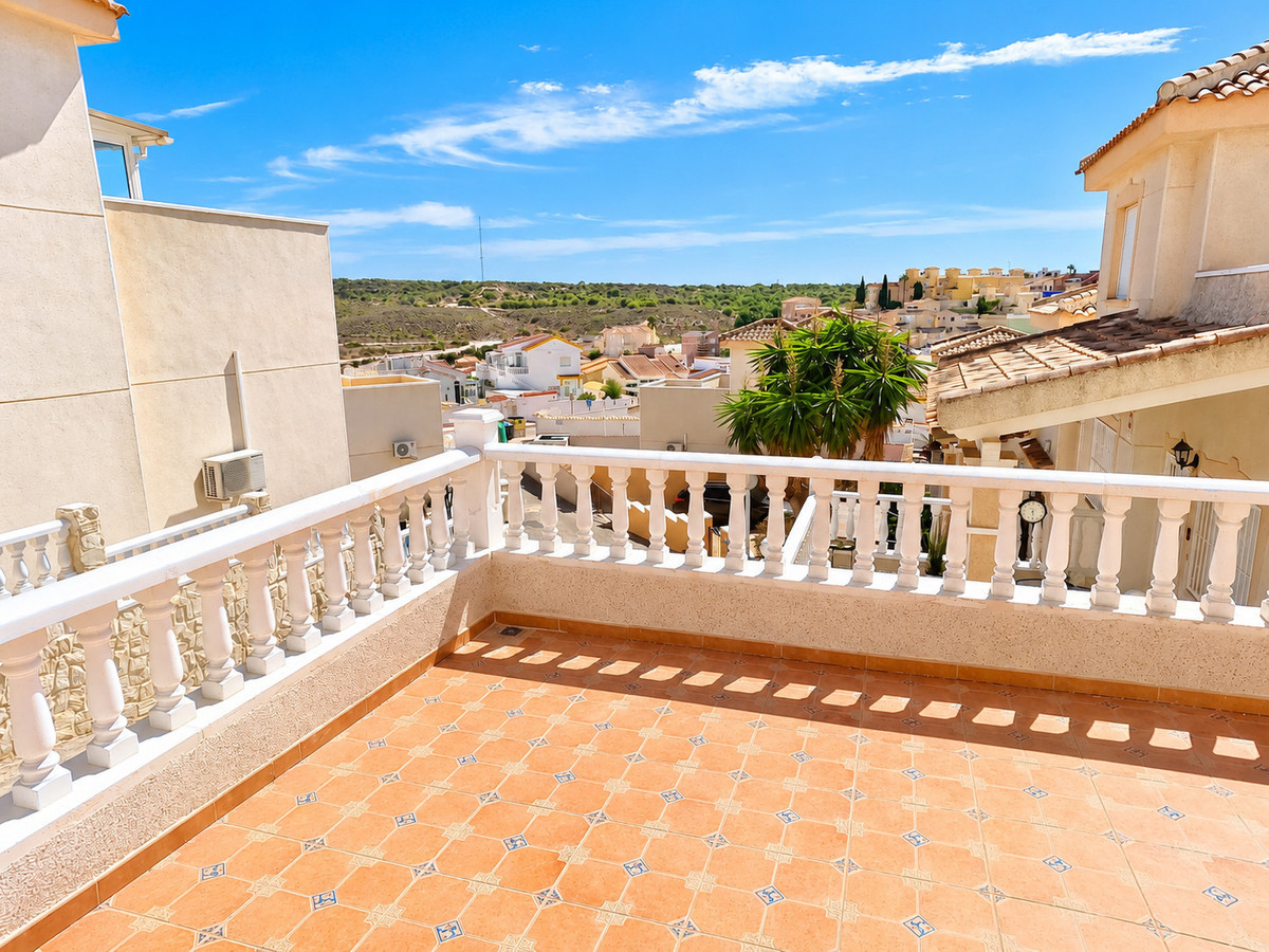 For sale - 3 Bedroom 2 Bathroom House - Detached Villa in Rojales - Ciudad Quesada  - Alicante