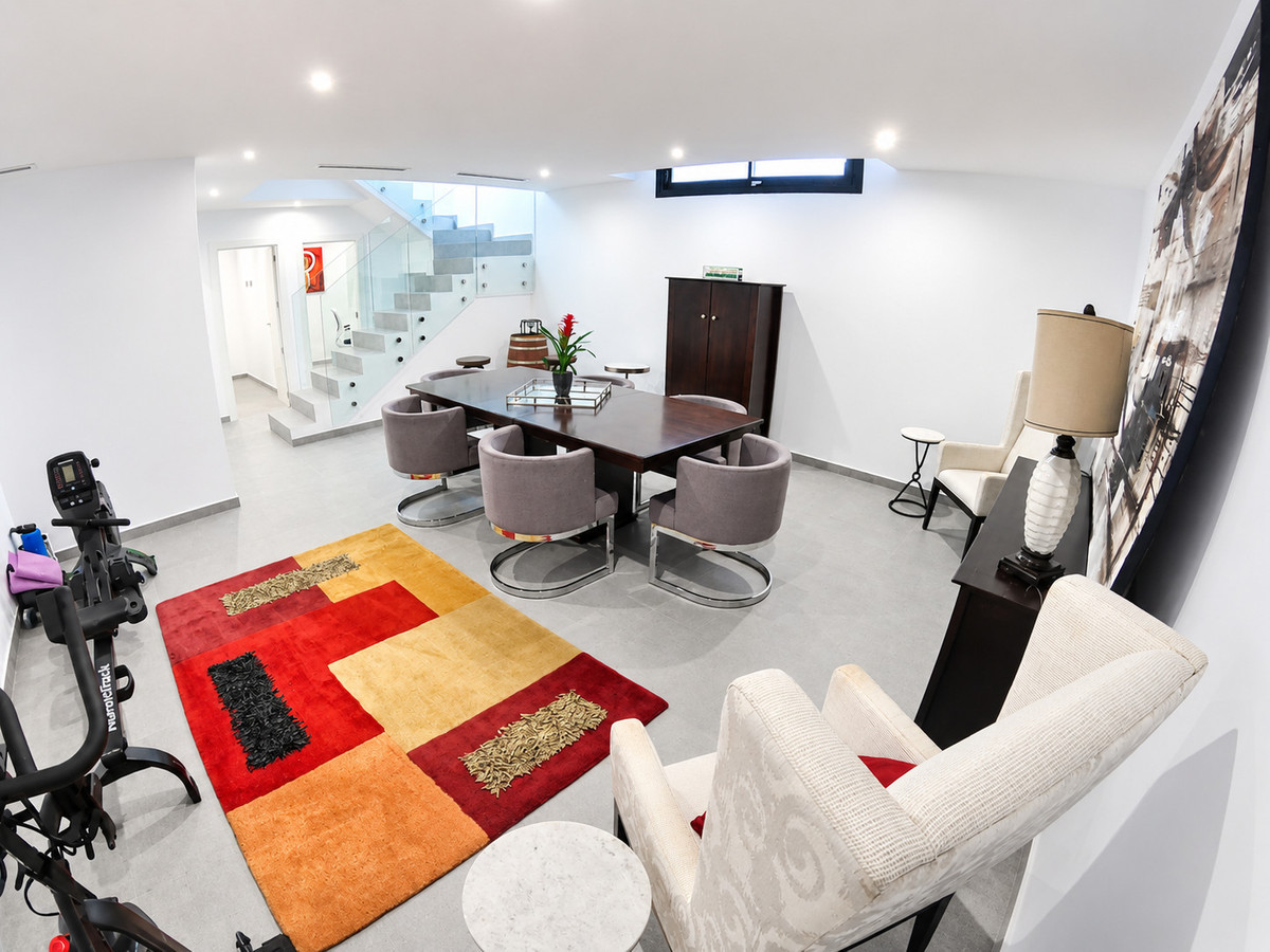 For sale - 4 Bedroom 3 Bathroom House - Detached Villa in Algorfa - La Finca Golf  - Alicante