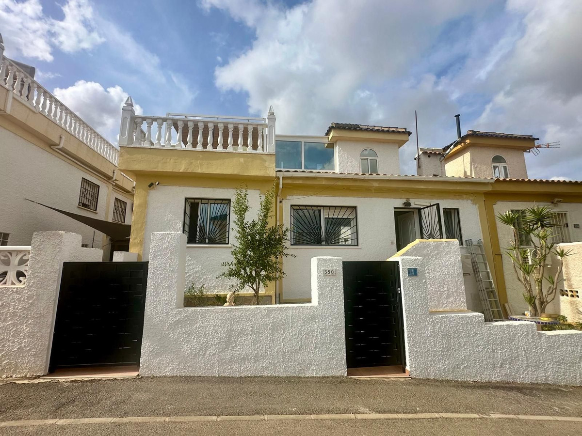 For sale - 2 Bedroom 1 Bathroom House - Bungalow in Rojales - Ciudad Quesada  - Alicante