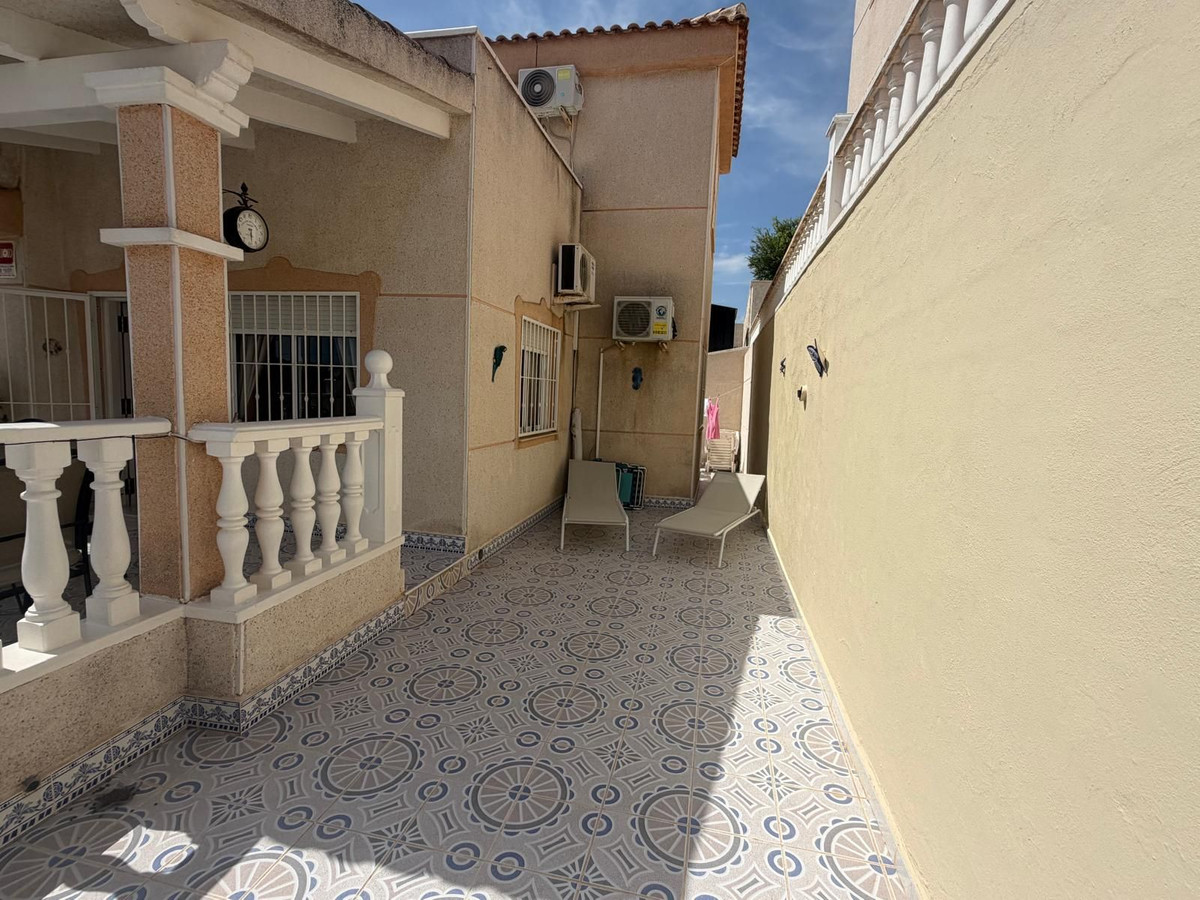 For sale - 3 Bedroom 2 Bathroom House - Detached Villa in Rojales - Ciudad Quesada  - Alicante