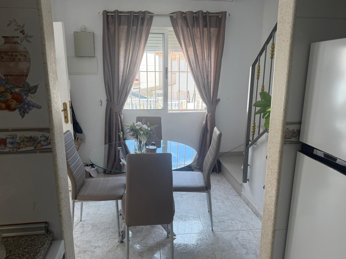 For sale - 3 Bedroom 2 Bathroom House - Detached Villa in Rojales - Ciudad Quesada  - Alicante