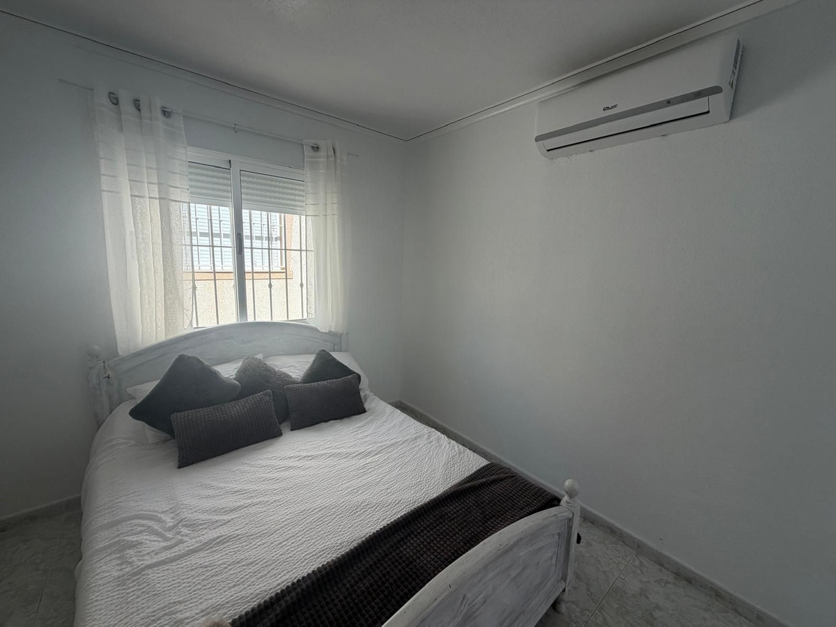 For sale - 3 Bedroom 2 Bathroom House - Detached Villa in Rojales - Ciudad Quesada  - Alicante