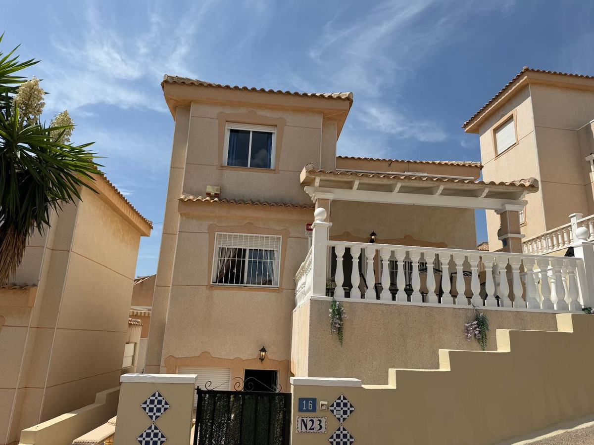 For sale - 3 Bedroom 2 Bathroom House - Detached Villa in Rojales - Ciudad Quesada  - Alicante