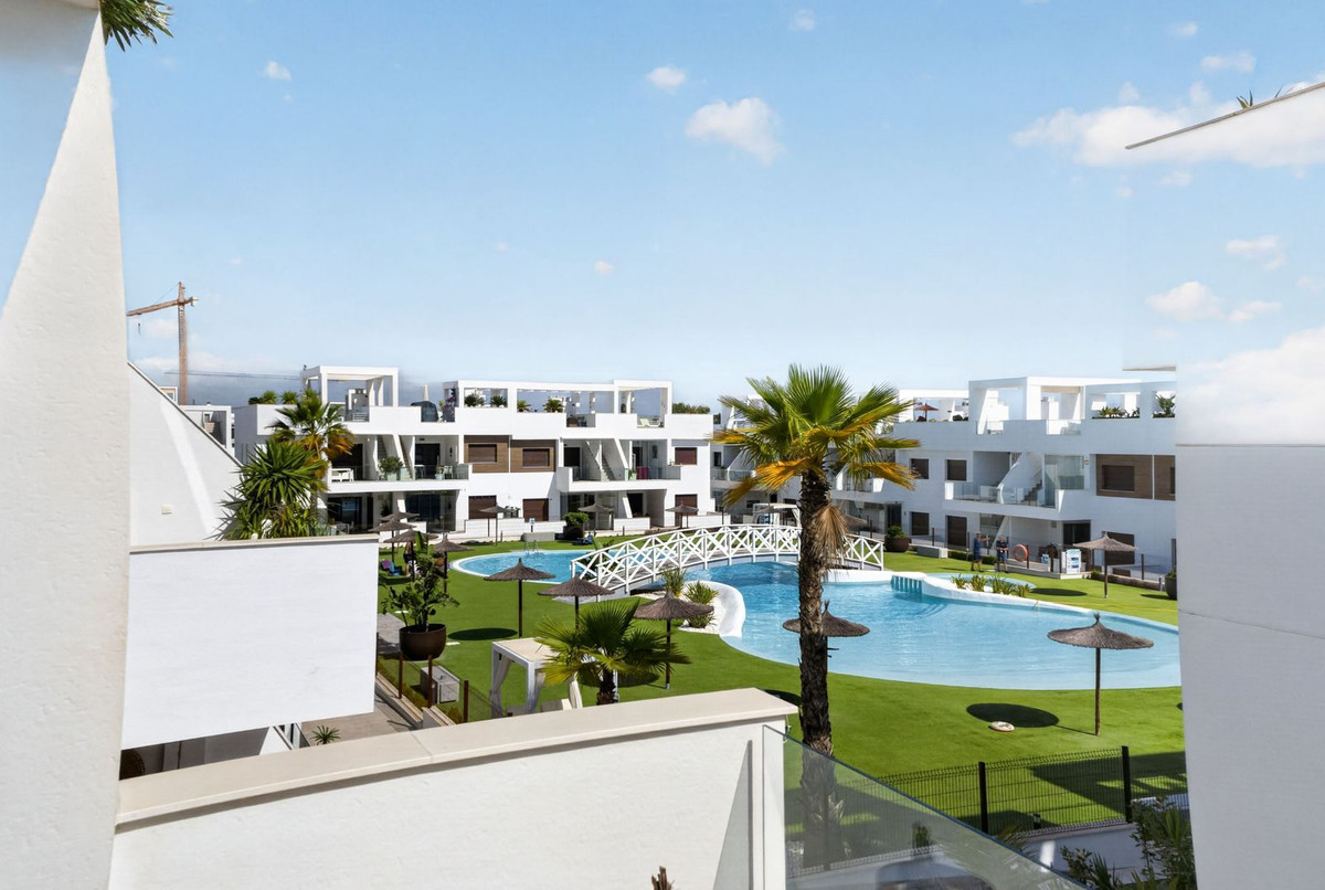 For sale - 2 Bedroom 2 Bathroom Apartment - Top Floor Apartment in Orihuela - Los Balcones  - Alicante