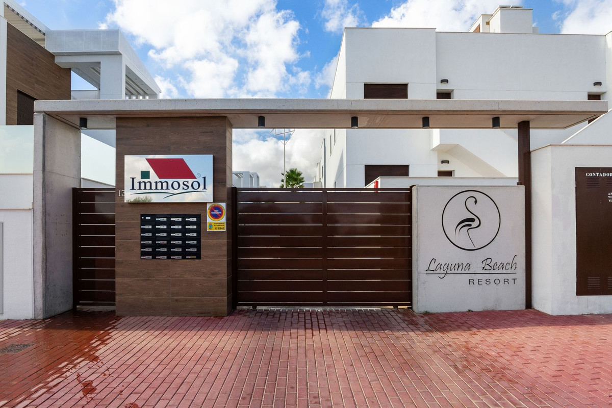 For sale - 2 Bedroom 2 Bathroom Apartment - Top Floor Apartment in Orihuela - Los Balcones  - Alicante