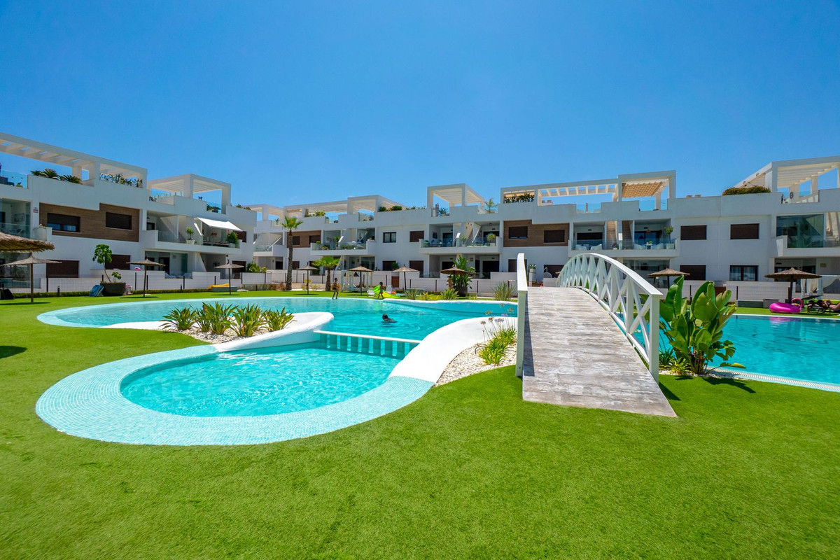 For sale - 2 Bedroom 2 Bathroom Apartment - Top Floor Apartment in Orihuela - Los Balcones  - Alicante