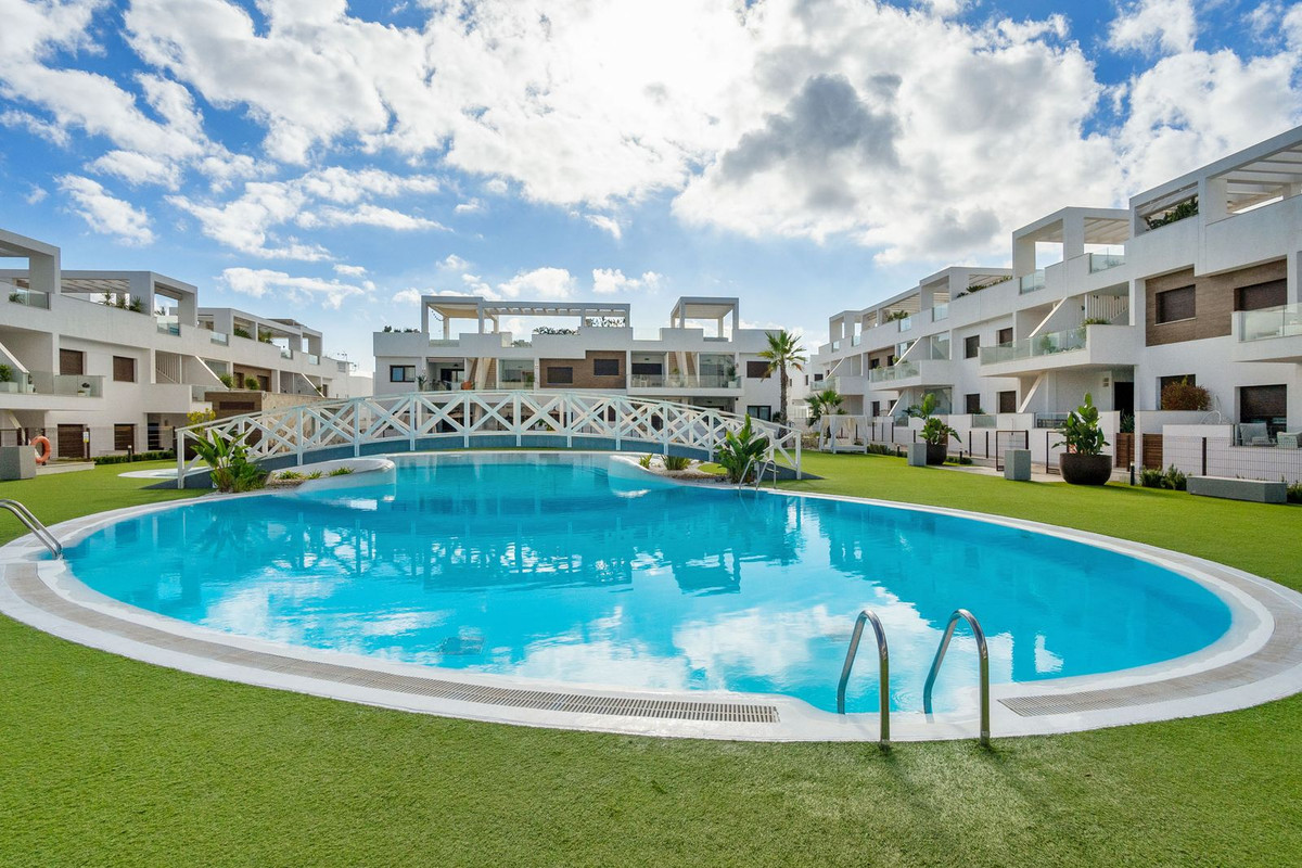 For sale - 2 Bedroom 2 Bathroom Apartment - Top Floor Apartment in Orihuela - Los Balcones  - Alicante