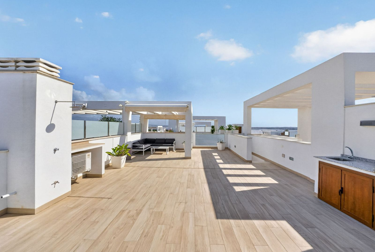 For sale - 2 Bedroom 2 Bathroom Apartment - Top Floor Apartment in Orihuela - Los Balcones  - Alicante