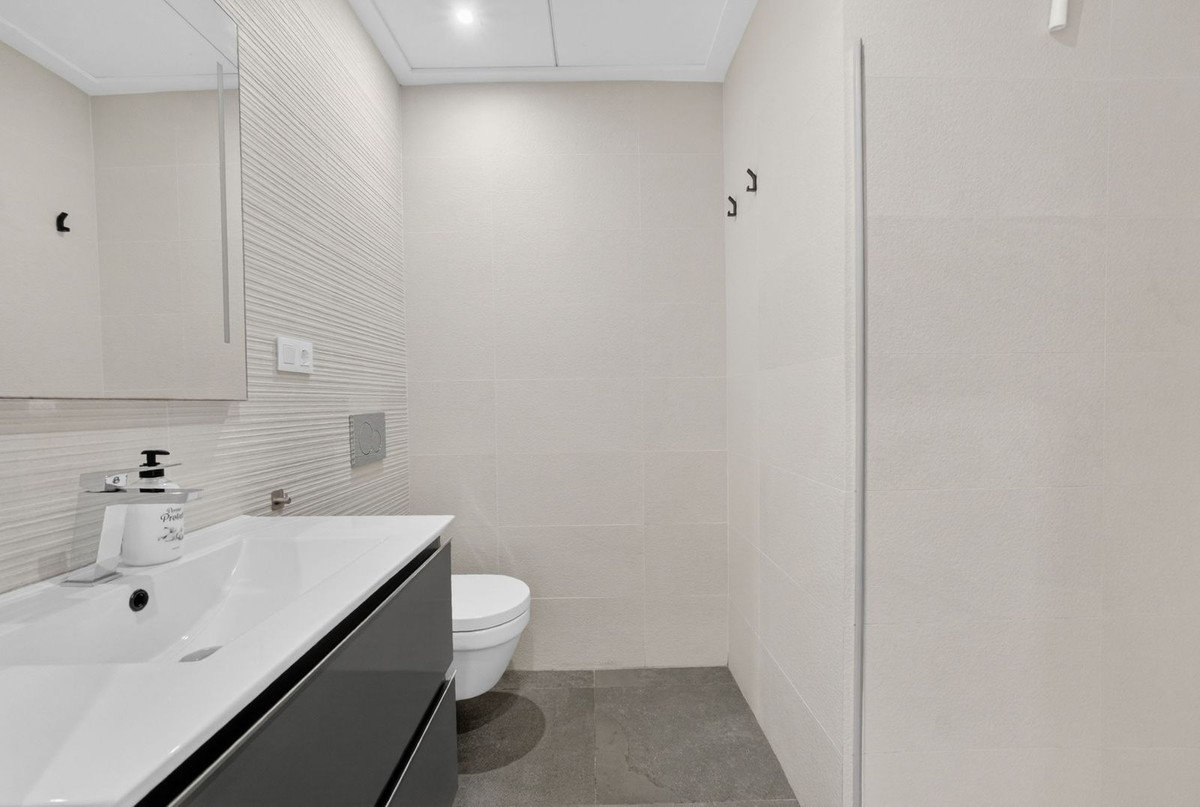 For sale - 2 Bedroom 2 Bathroom Apartment - Top Floor Apartment in Orihuela - Los Balcones  - Alicante
