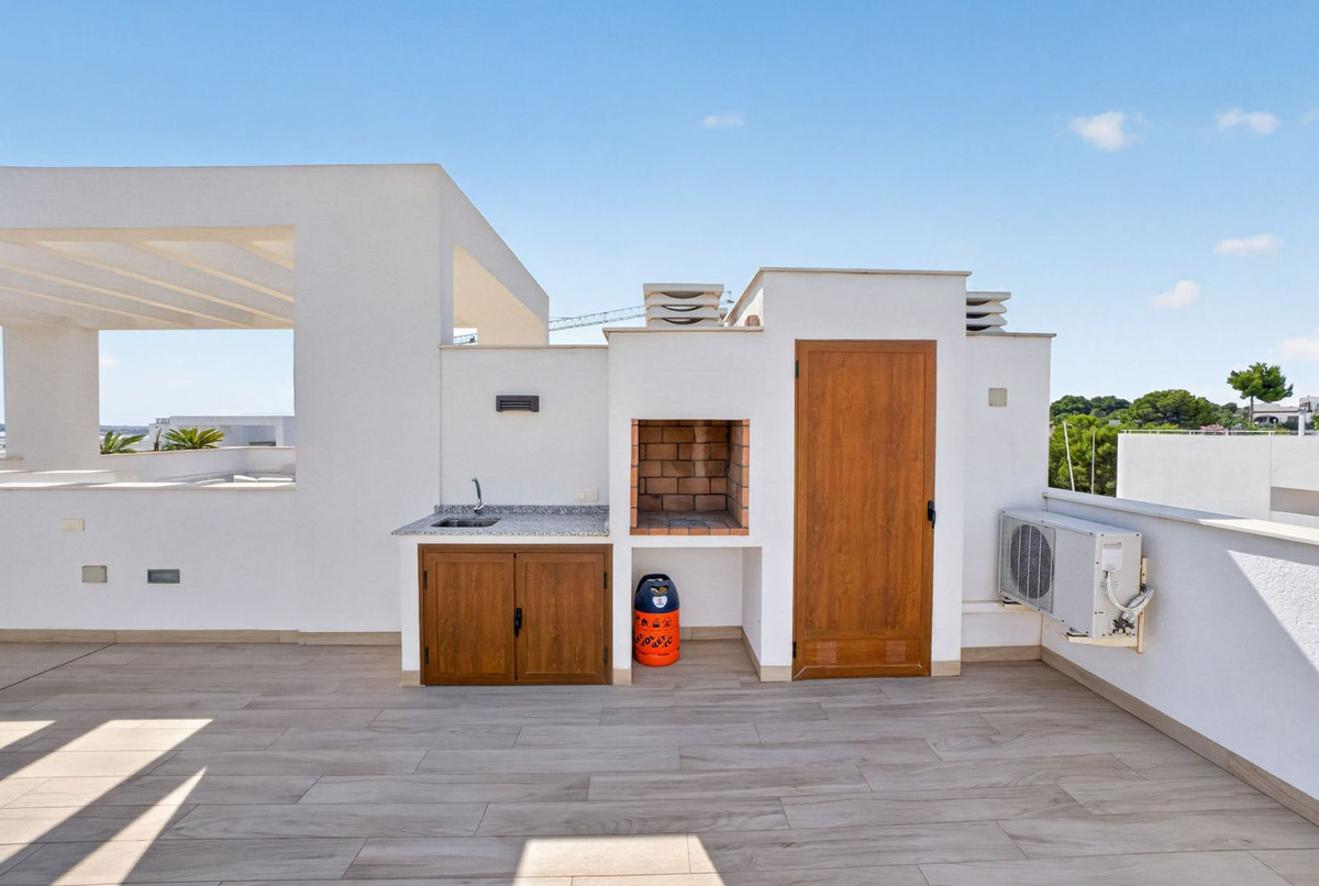 For sale - 2 Bedroom 2 Bathroom Apartment - Top Floor Apartment in Orihuela - Los Balcones  - Alicante