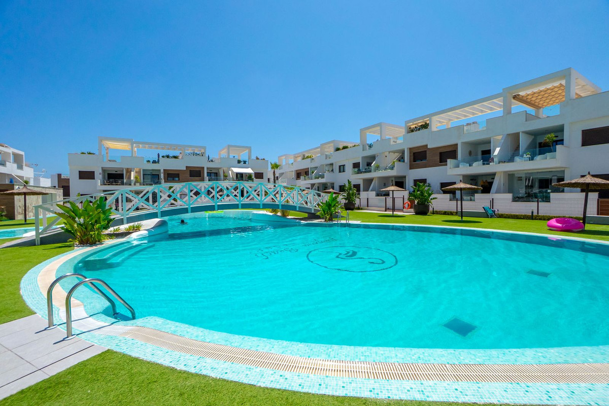 For sale - 2 Bedroom 2 Bathroom Apartment - Top Floor Apartment in Orihuela - Los Balcones  - Alicante