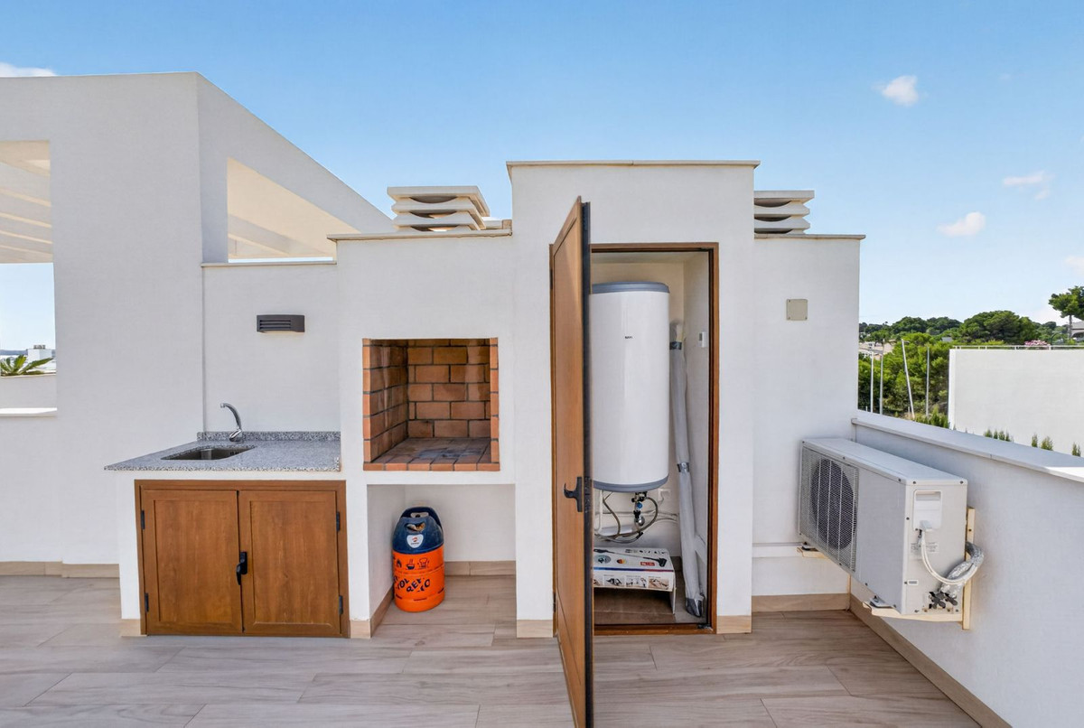 For sale - 2 Bedroom 2 Bathroom Apartment - Top Floor Apartment in Orihuela - Los Balcones  - Alicante