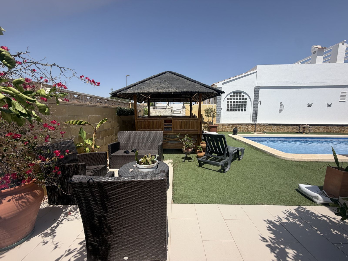 For sale - 4 Bedroom 3 Bathroom House - Detached Villa in Torre-Pacheco - Balsicas  - Murcia