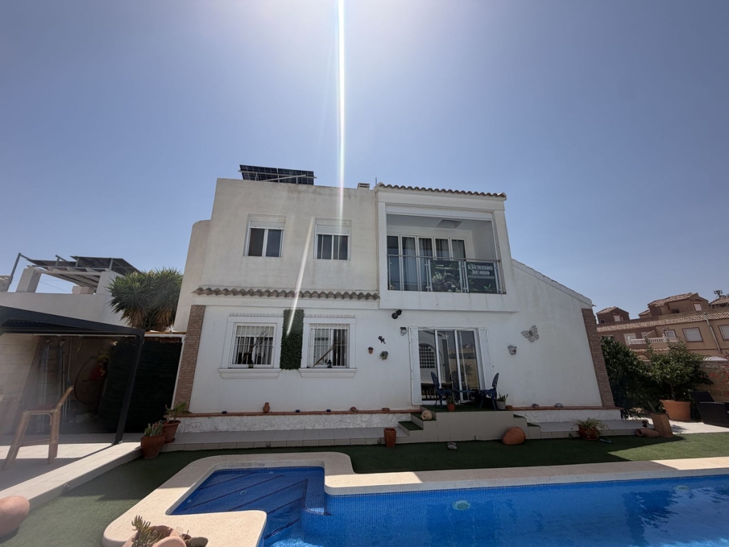 4 Bedroom 3 Bathroom House - Detached Villa in Torre-Pacheco