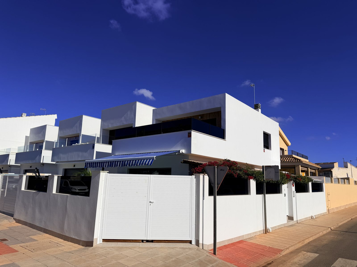 For sale - 3 Bedroom 2 Bathroom House - Semi-Detached House in San Pedro del Pinatar - San Pedro del Pinatar Centro  - Murcia