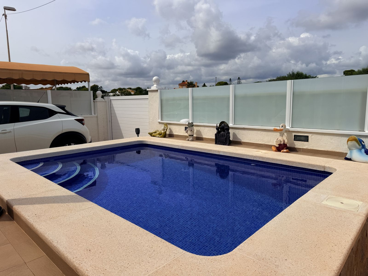 For sale - 3 Bedroom 2 Bathroom House - Quad in Orihuela - Orihuela Costa  - Alicante