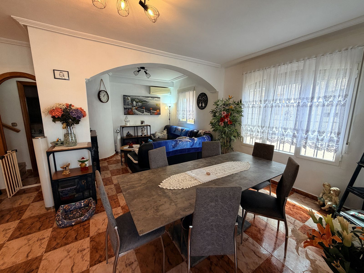 For sale - 3 Bedroom 2 Bathroom House - Quad in Orihuela - Orihuela Costa  - Alicante