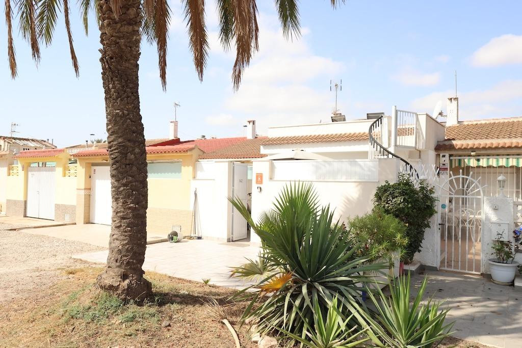 For sale - 3 Bedroom 1 Bathroom House - Bungalow in Torrevieja - La Siesta  - Alicante