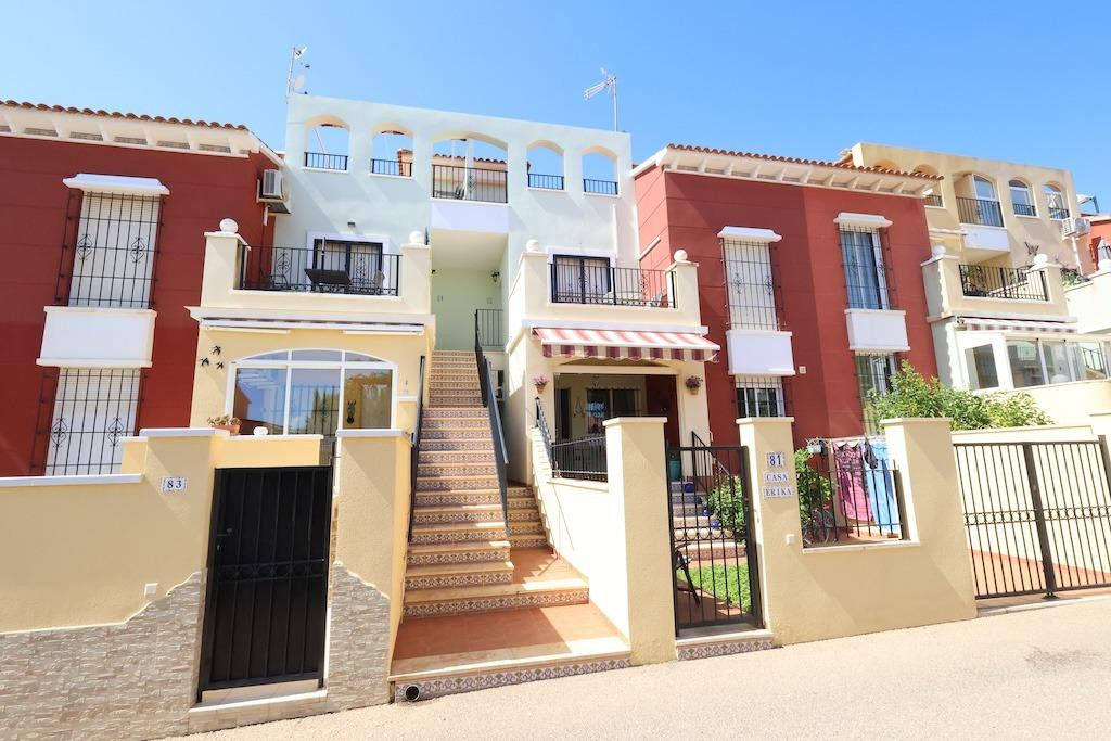 For sale - 2 Bedroom 1 Bathroom Apartment - Top Floor Apartment in Torrevieja - Torrevieja Centro  - Alicante