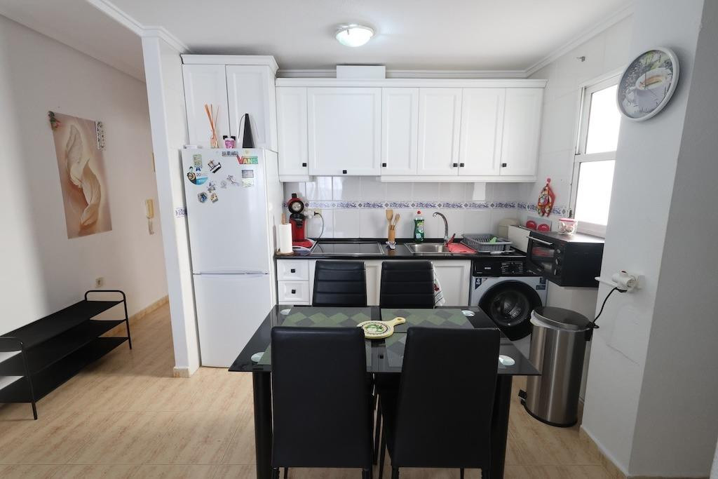 For sale - 2 Bedroom 1 Bathroom Apartment - Penthouse in Torrevieja - Torrevieja Centro  - Alicante
