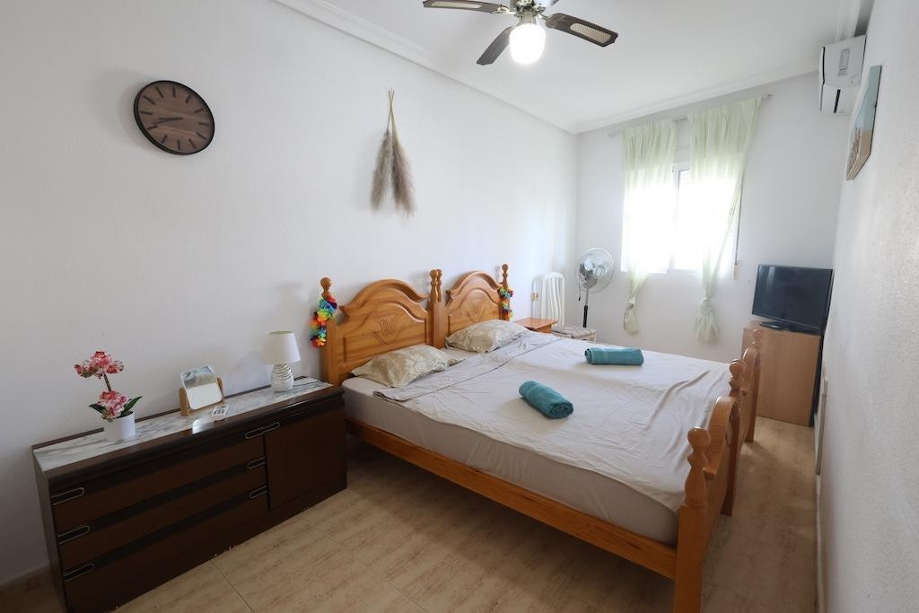 For sale - 2 Bedroom 1 Bathroom Apartment - Penthouse in Torrevieja - Torrevieja Centro  - Alicante