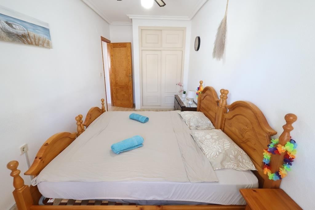 For sale - 2 Bedroom 1 Bathroom Apartment - Penthouse in Torrevieja - Torrevieja Centro  - Alicante