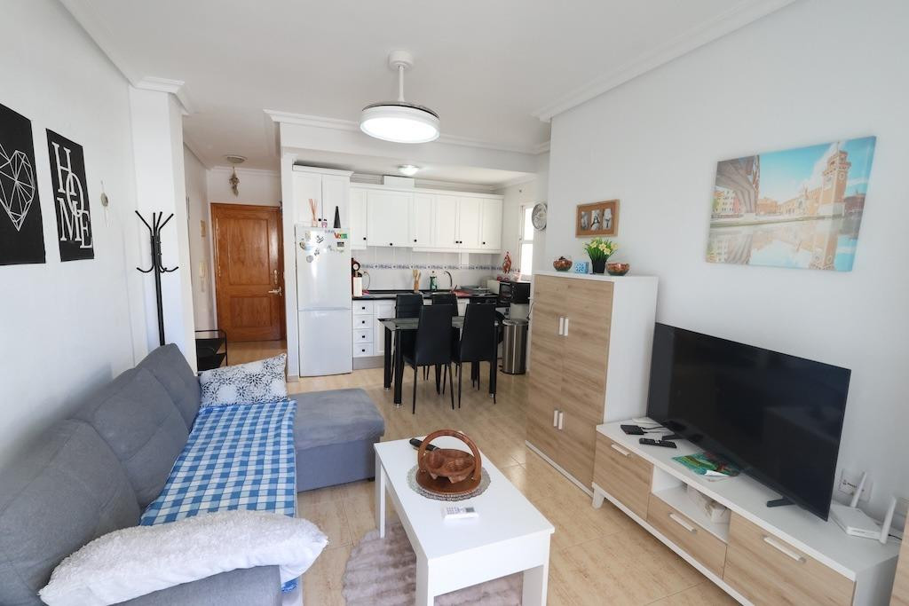 For sale - 2 Bedroom 1 Bathroom Apartment - Penthouse in Torrevieja - Torrevieja Centro  - Alicante