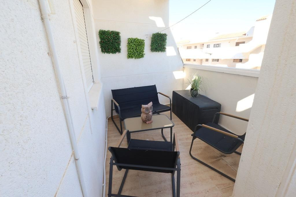 For sale - 2 Bedroom 1 Bathroom Apartment - Penthouse in Torrevieja - Torrevieja Centro  - Alicante