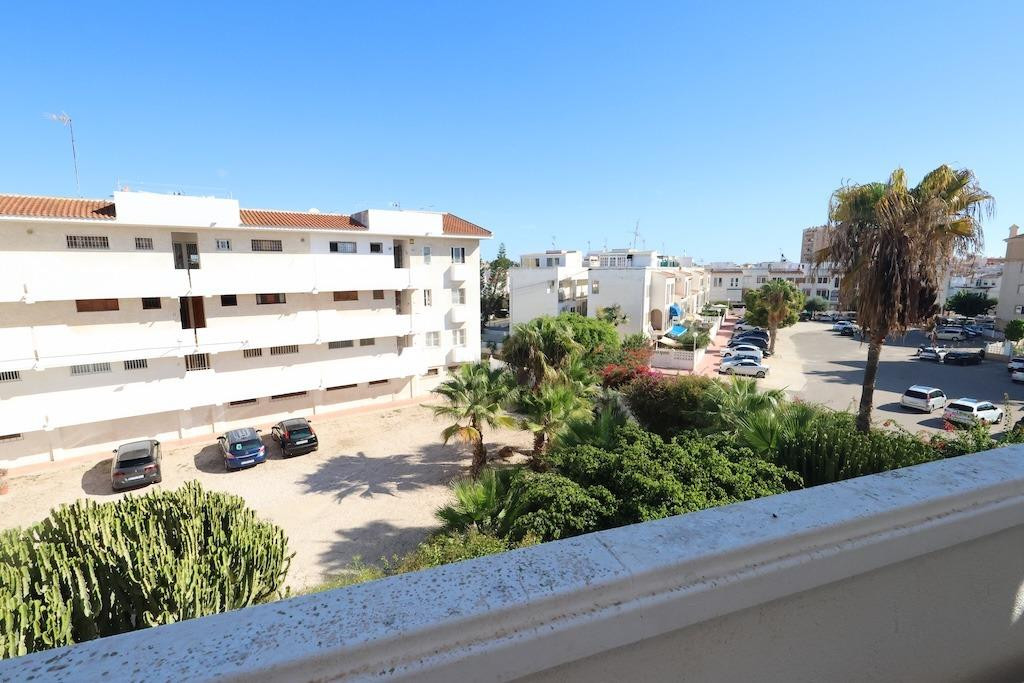 For sale - 2 Bedroom 1 Bathroom Apartment - Penthouse in Torrevieja - Torrevieja Centro  - Alicante