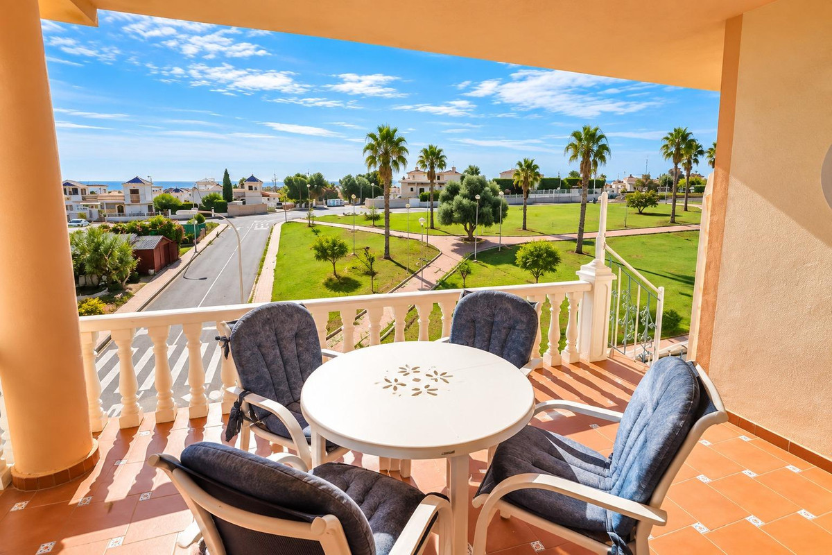 For sale - 2 Bedroom 1 Bathroom Apartment - Ground Floor Apartment in Orihuela - Los Altos  - Alicante