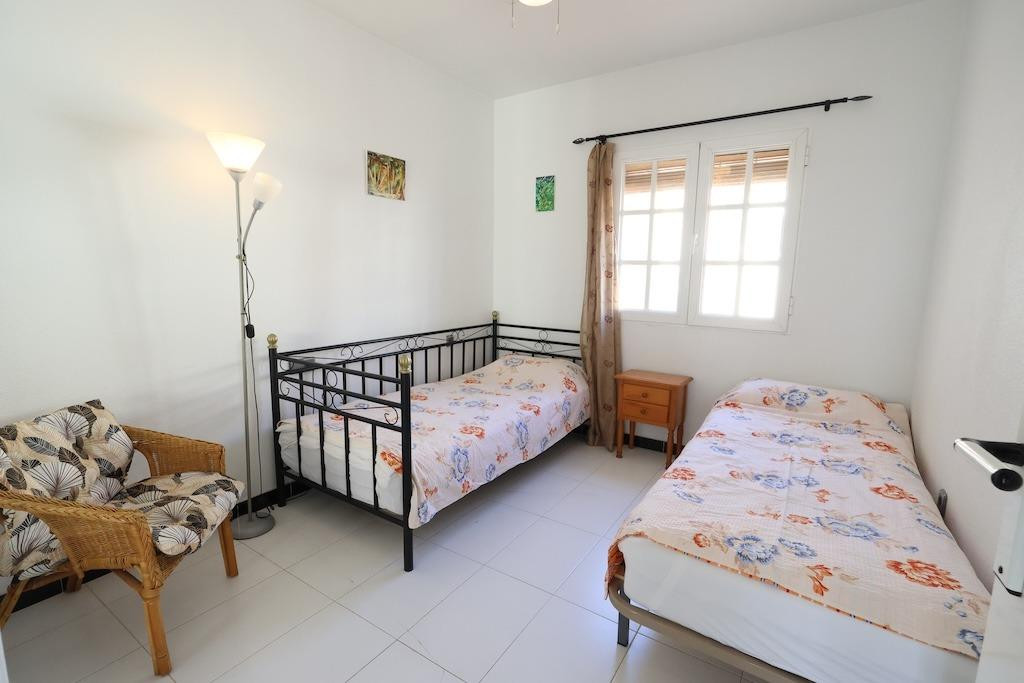 For sale - 2 Bedroom 1 Bathroom Apartment - Middle Floor Apartment in Torrevieja - Torrevieja Centro  - Alicante