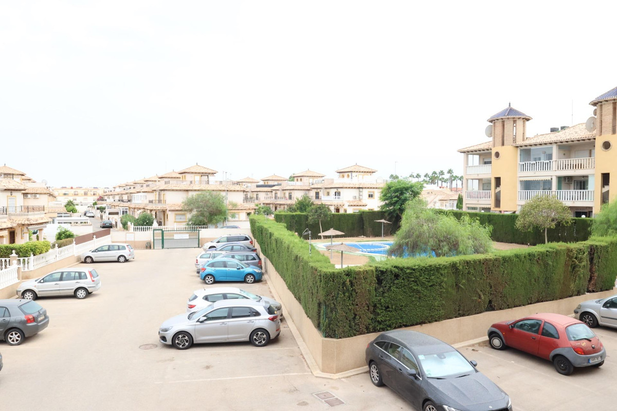 For sale - 2 Bedroom 1 Bathroom Apartment - Middle Floor Apartment in Orihuela - La Zenia  - Alicante
