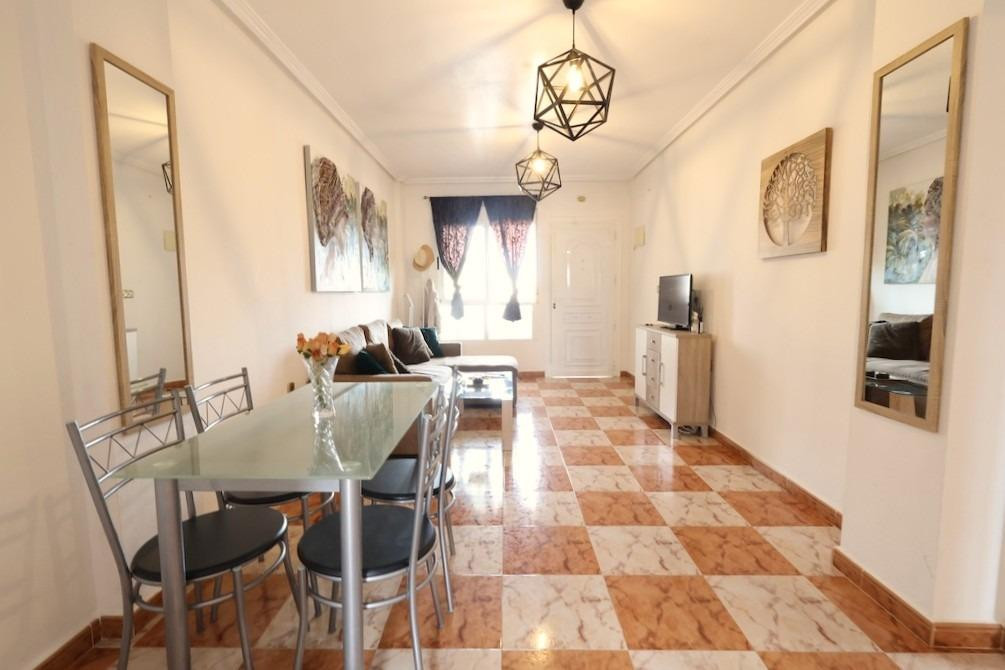 For sale - 2 Bedroom 1 Bathroom Apartment - Middle Floor Apartment in Orihuela - La Zenia  - Alicante
