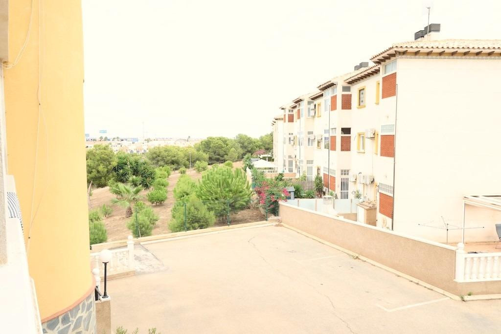 For sale - 2 Bedroom 1 Bathroom Apartment - Middle Floor Apartment in Orihuela - La Zenia  - Alicante