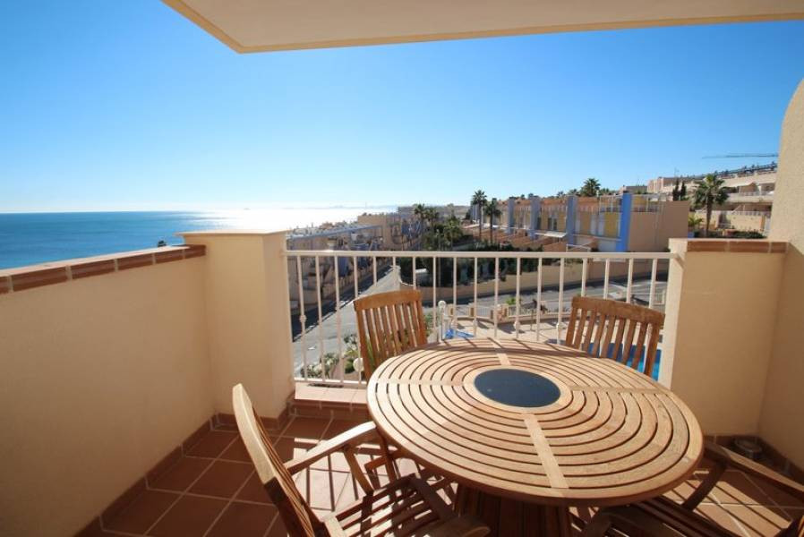 For sale - 2 Bedroom 1 Bathroom Apartment - Penthouse in Orihuela - Campoamor  - Alicante