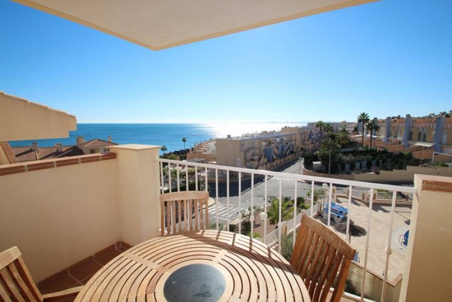 For sale - 2 Bedroom 1 Bathroom Apartment - Penthouse in Orihuela - Campoamor  - Alicante
