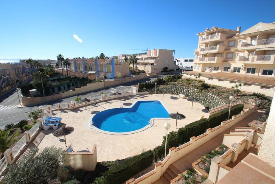 For sale - 2 Bedroom 1 Bathroom Apartment - Penthouse in Orihuela - Campoamor  - Alicante