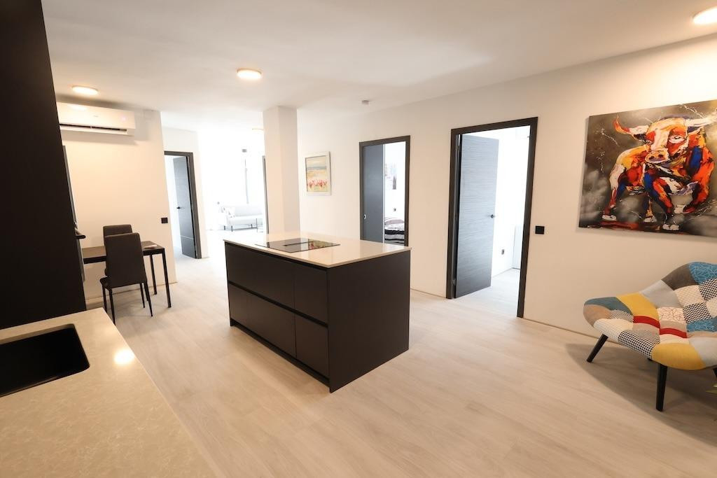 For sale - 3 Bedroom 2 Bathroom Apartment - Penthouse in Torrevieja - Torrevieja Centro  - Alicante